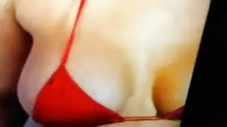 لانا بيل تحلق كسها، تدخل الأصابع في طيزها، وتنكح بعمق