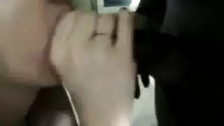مص قضيب ساعي التوصيل الصلب ثم تلقي لعق شهواني