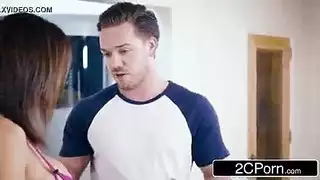 أثداء كبيرة تتعرض للعنف من خلال جنس قاسي