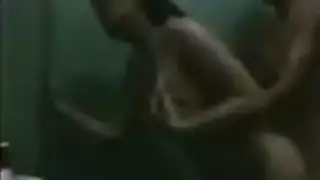 الأخ يلتقط الأخت عارية – حراك حمام ساخن