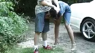 سكس فرنسي مع مزة فرنسية تركب معه السيارة و ينيكها و تمص زبره وسط الغابة و تصوير خفي