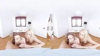 متعة رقمية: مص مكثف وجماع في الواقع الافتراضي