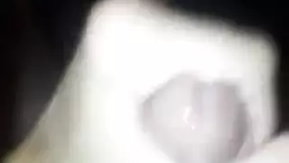 سيدة ممتلئة الجسم تنام عارية وتستيقظ لممارسة الجنس