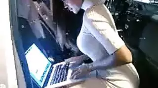 مدرس مزرعة يغيظ