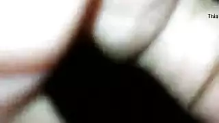 المسلمة الأكبر سناً تمص بقوة لعوب للشاب الوسيم الذي تشتهيه