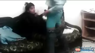 عاهرة جزائرية جامحة تمص وتنيك في مشهد صريح