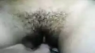 عروسان سودانيان مثاران في جلسة إباحية عنيفة