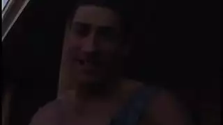 ثدي وأعناب: إباحية ساخنة لعاملة مزرعة في البستان