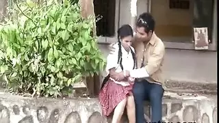 سحاقيات صغيرات يستكشفن الشرج مع فتحات مشعرة