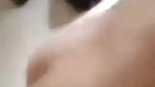 عاهرة مصرية تأخذ ضربًا وحشيًا وتطلب فطيرة القشدة في فمها