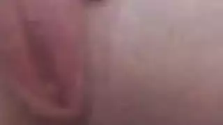 فتيات سحاقيات مثارة تشاركن ديلدوات كبيرة وتنيك بقوة