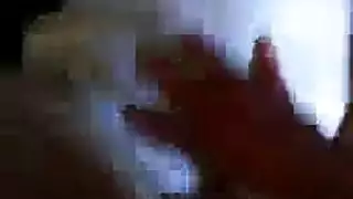 فتاة مولعة بالقضيب تمارس الجنس الصعب مع ألعابها الجنسية