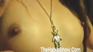 زب عربي مشعر يمدد امرأة تايلاندية متزوجة