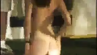 بنت صغيره من عمر عشرا سنه صضر صغير