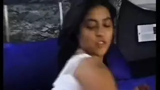 ينيك طفلة صغيراا