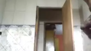 شاب فاجر يغتصب