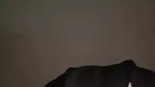 فتاة عربية مسلمة في الحجاب تتبلل أثناء فرك البظر والاستمناء بشدة