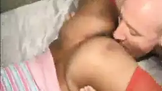 صغيرة وسمراء: ماراثون نيك آسيوي إكس إكس إكس