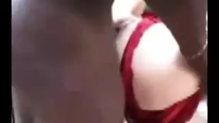 فتاة عربية تمارس الجنس المكشوف مع صديقتها السمراء