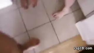 عاهرات حفلة الجامعة: إيلاج مزدوج وجنس مع قذف داخلي