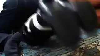 مقيد، مُستفَزّ، ومأخوذ