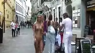 امرأة مصرية ممتلئة ترتدي النقاب تظهر كل شيء في شريط جنس صريح