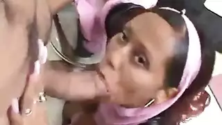 جنس جماعي إباحي: ثماني نساء محجبات تُدمرن