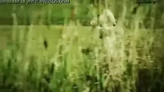 حفلة جنس سرية على الشاطئ بين زوجة الأب وابن الزوج بينما صديقته خارج المدينة