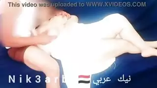 تدليك زوجة الأب المثيرة يؤدي إلى وضعية الكلب القاسية