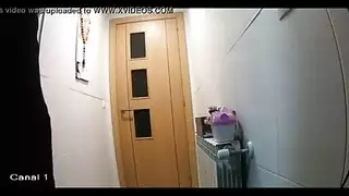 عارضة كاميرا عاهرة تتعرى وتلعب بكسيها