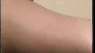 جماع مزدوج في وضح النهار: فتاتان متهيجتان محشوتان بلحم أسود