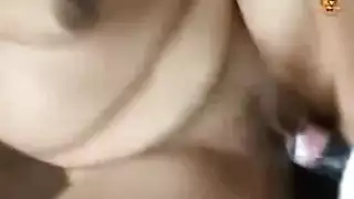 سادية إكس إكس إكس: حصان ينيك فرج امرأة مطلقة المبلل