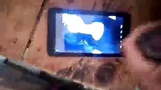 مراهقة مفلسة آني تملأ بقوة في فستان شبكة الصيد بورن بي بي سي عميق