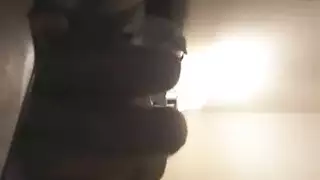 امرأه تذهب إلى طبيب جنس ليكشف على مهبلها و يدخل الاجهزه في المهبلي