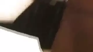 الجار المتزوج يمارس الجنس بقوة مع آسيوية سمراء في فيلم زنا حار