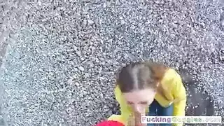 عرض إباحي: شقراء تبرز فرجها الحليق في الدانتيل