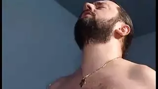 ثالوث طبي حار: طبيب وشيميل يمارسان الجنس مع مؤخرة الممرضة بخشونة