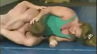 الجدات كبيرات في سن