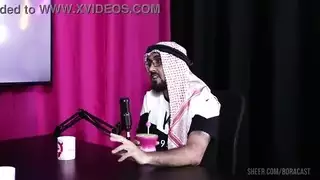 بنت صغيره بيضاء مع رجل اسود