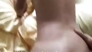 فعل مص قاسي: تختنق بقضيبه المنتصب