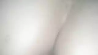 فانتازيا علاقة رباعية صريحة: مراهقة تأخذ عدة قذفات من غريب ماهر