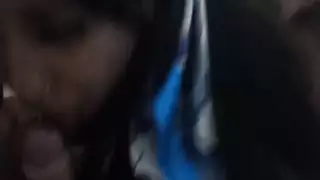 إباحية صريحة: فتاة لاتينية تأخذ لحمًا أسودًا ضخمًا في فتحتها الضيقة والباب الخلفي