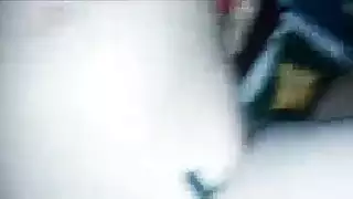 فتاة صغيرة الصدر تشيري ديفيل في استمناء بورن سولو