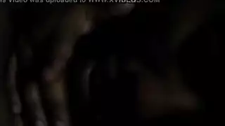 جلسة شرج عنيفة تترك الفتحة الشوكولاتية مفتوحة على مصراعيها ومستعملة