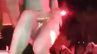 فتاة صينية مثيرة تلعق الشرج في فيديو شرجي صريح