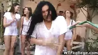 بورنو عنيف مع فتيات غليزان