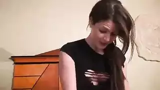 فتاة وقحة تهيمن بجنس شرجي صريح