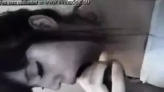 تخلع ملابسها على المسرح وتمارس الجنس