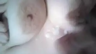 تدمير مهبل جزائري: فيضان مني داخلها ثم انسكاب للخارج