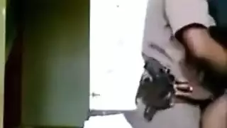 شرطي سوداني ينيك زميلته في المخفر